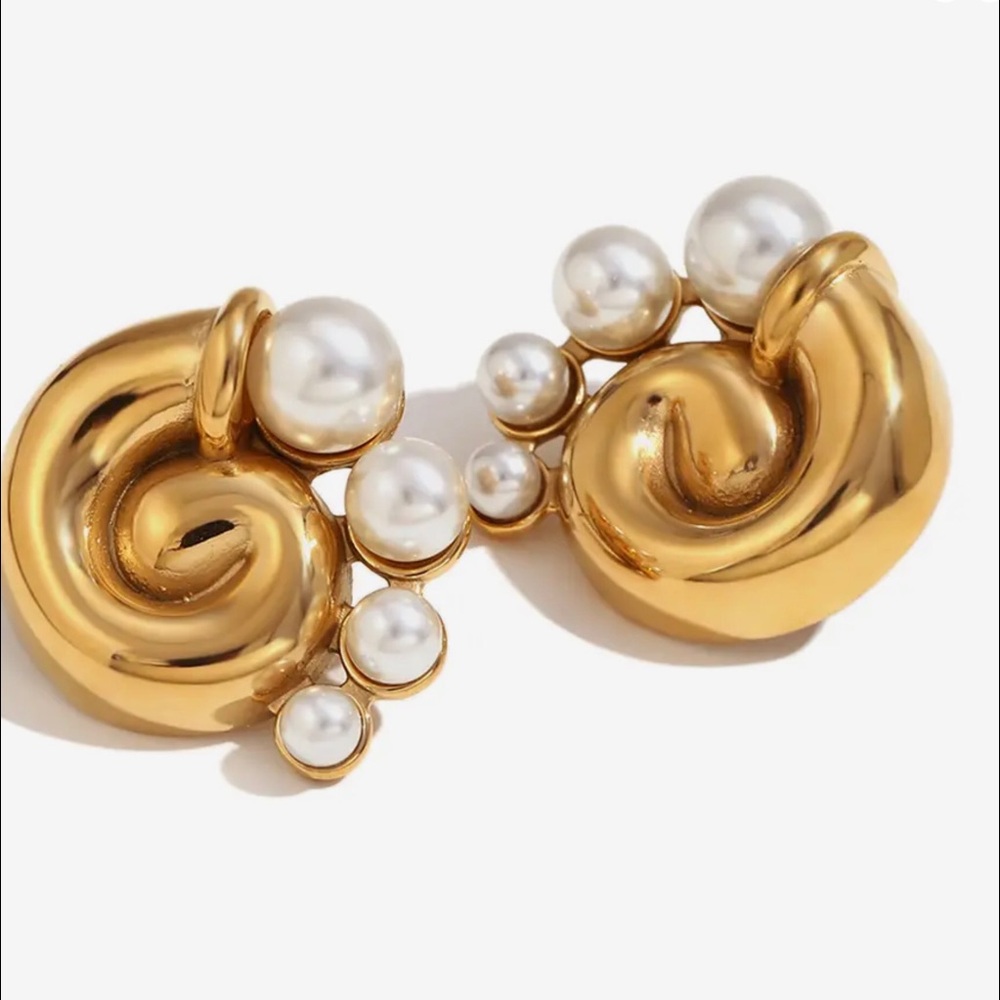 Swirl  Snail  Pearls Earrings 18 k plated gold